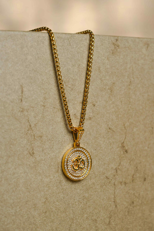 Om Symbol Pendant with Chain – Spiritual Elegance for Daily Wear